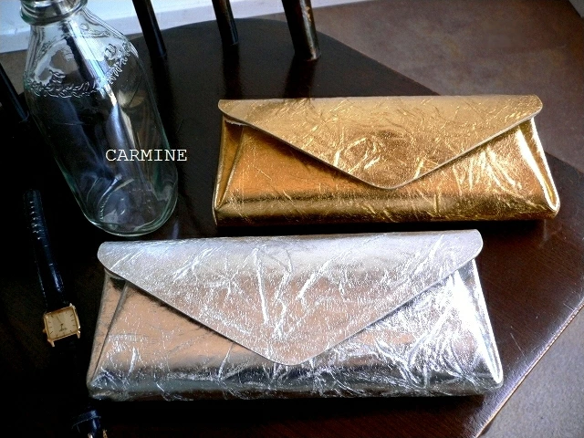 ノベルティ＆レザークリームプレゼント carmine カーマイン 箔押し METALLIC メタリック レザー ロングウォレット 長財布 LWMT シルバー/ゴールド